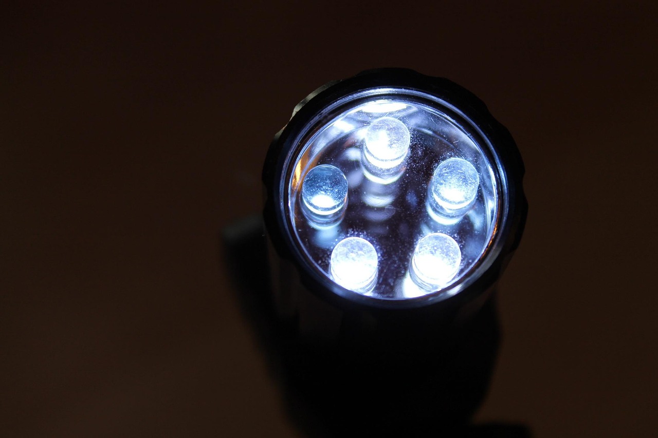 家用led灯是几伏电压-正常家用led灯多少瓦 家用led灯是几伏电压-正常家用led灯多少瓦