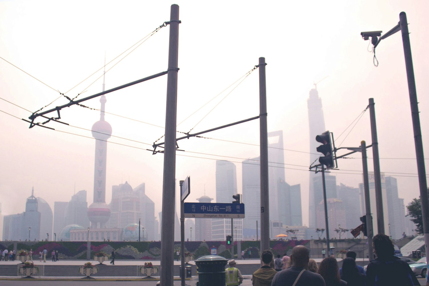 上海地铁什么时候开始修建的︰(上海地铁建造时间)