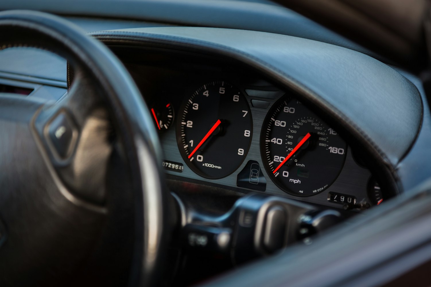 汽车仪表盘出现“BRAKE”是什么意思？,汽车仪表brake灯亮是什么