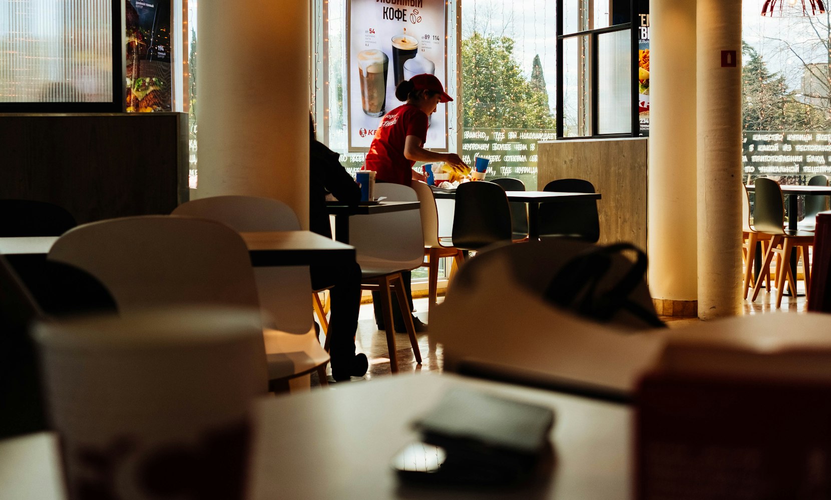 “以校长为第一责任人的学校食堂食品安全责任制” 学校校长是学校食品安全第一责任人？
